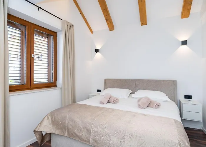 Sunset Cavtat-two Bedroom With Balcony Apartament *