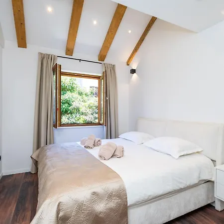 Sunset Cavtat-two Bedroom With Balcony *