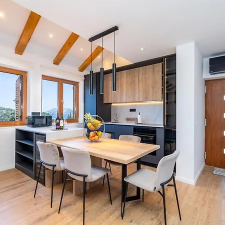 Sunset Cavtat-two Bedroom With Balcony *